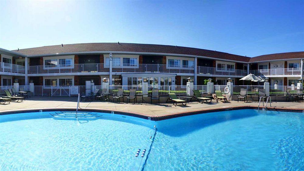 Days Inn & Suites By Wyndham Roseville/Detroit Area Exteriér fotografie