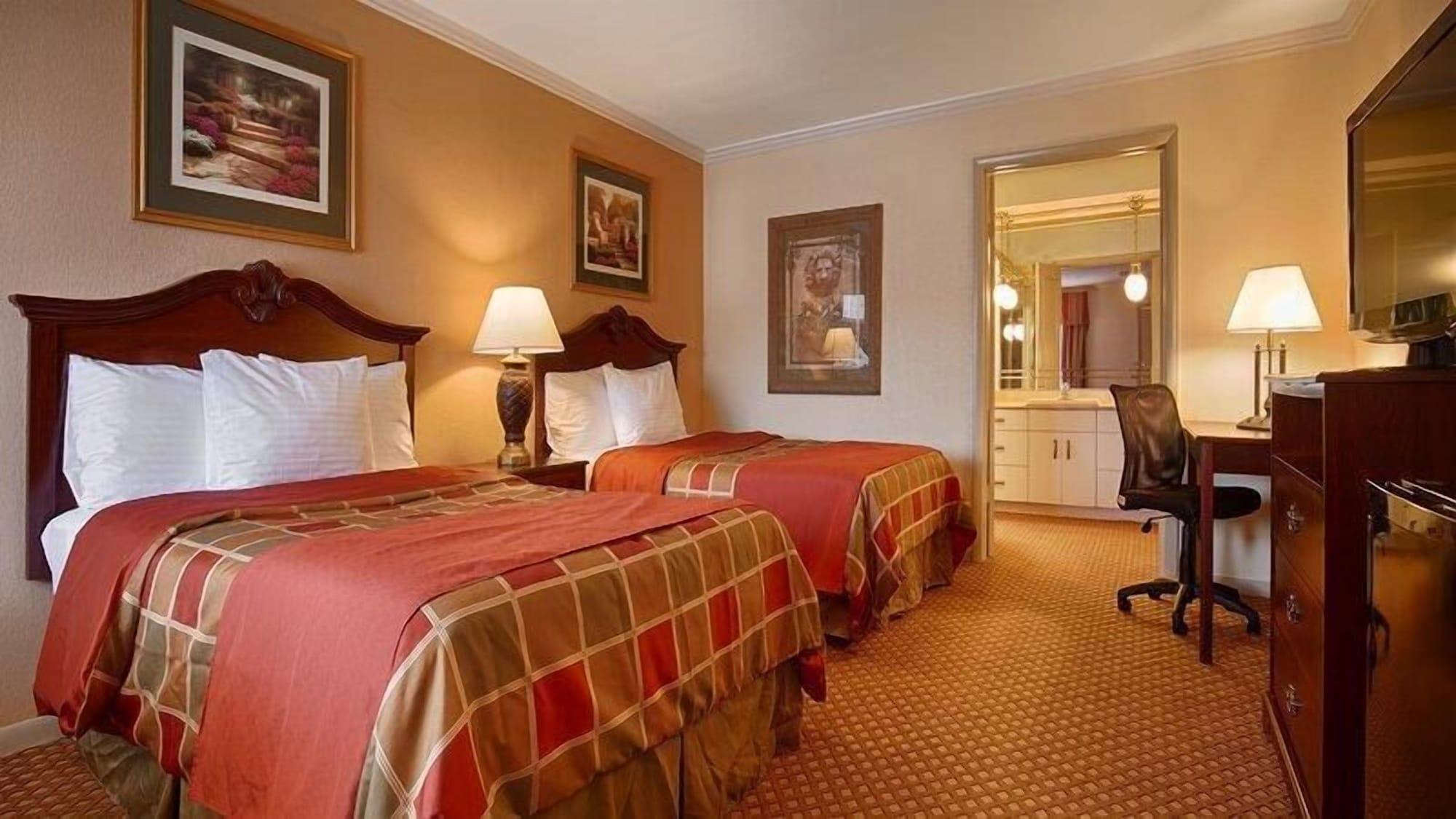 Days Inn & Suites By Wyndham Roseville/Detroit Area Exteriér fotografie