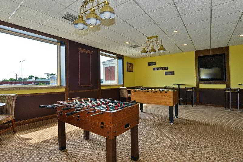 Days Inn & Suites By Wyndham Roseville/Detroit Area Exteriér fotografie
