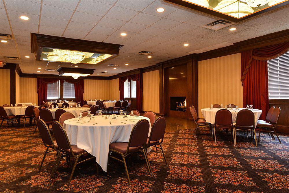 Days Inn & Suites By Wyndham Roseville/Detroit Area Exteriér fotografie