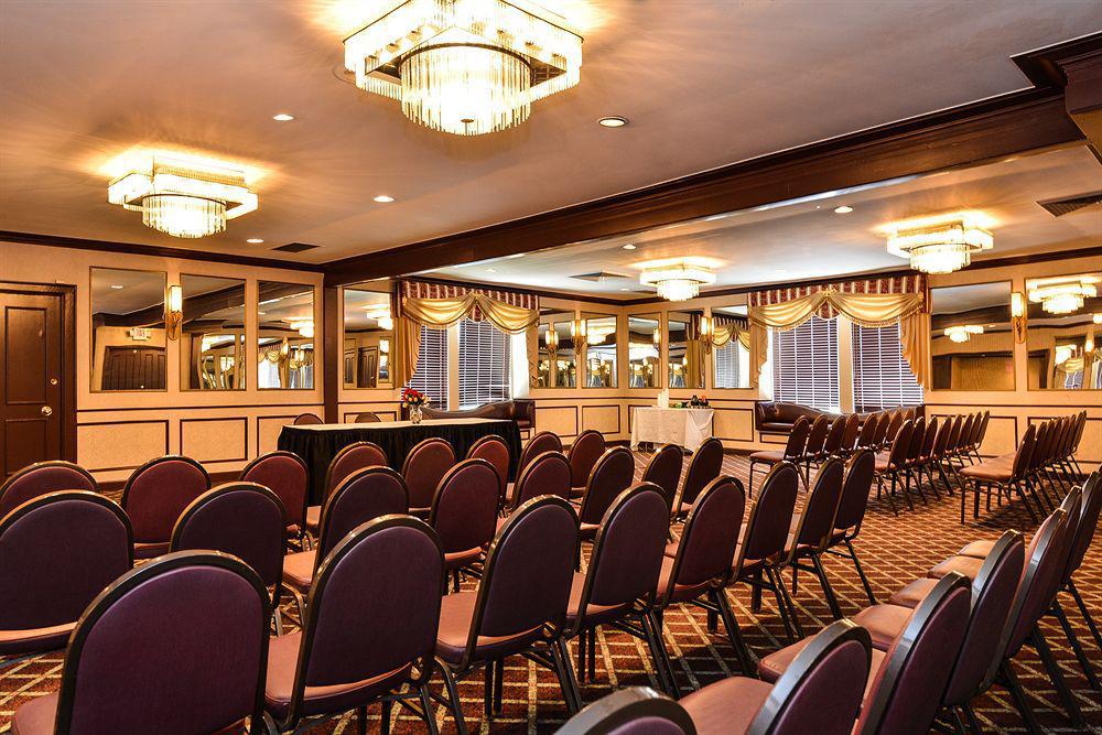 Days Inn & Suites By Wyndham Roseville/Detroit Area Exteriér fotografie